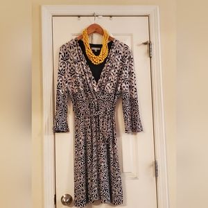 Brand: Sandra Darren, Size: 14: Color: Black and white